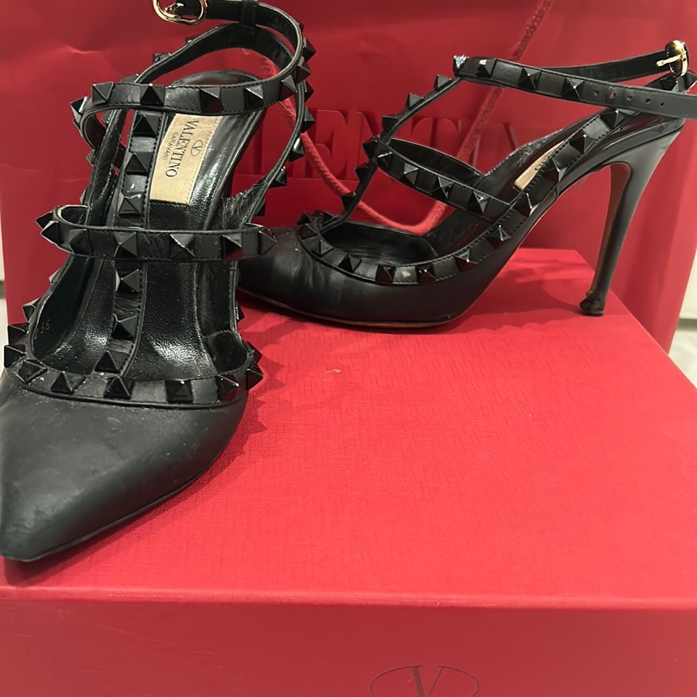 Matte Black Valentinos w Black studs size 36